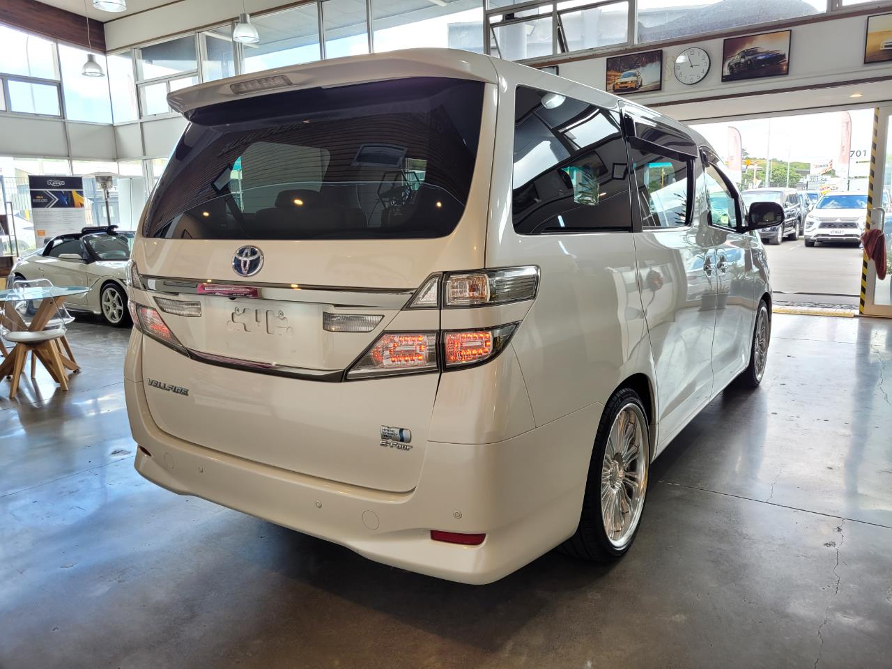 2014 Toyota Vellfire