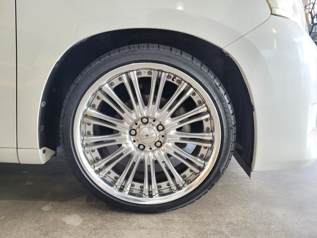 2014 Toyota Vellfire