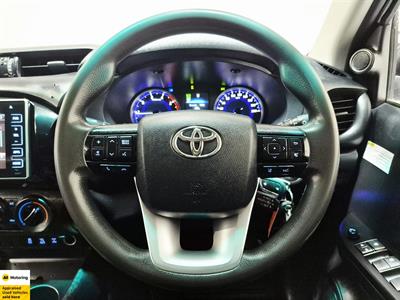 2019 Toyota Hilux - Thumbnail