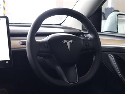 2022 Tesla Model Y - Thumbnail