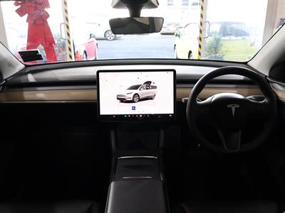 2022 Tesla Model Y - Thumbnail