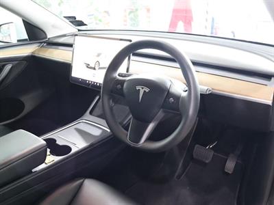 2022 Tesla Model Y - Thumbnail