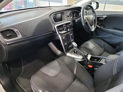 2013 Volvo V40 - Thumbnail