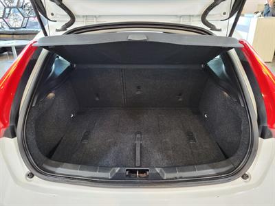 2013 Volvo V40 - Thumbnail