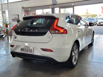 2013 Volvo V40 - Thumbnail