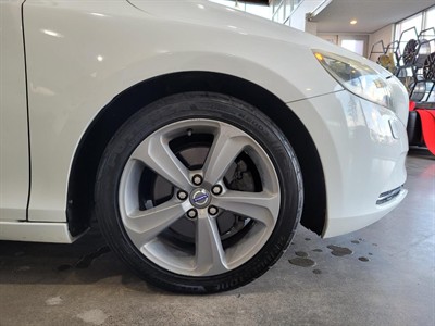 2013 Volvo V40 - Thumbnail