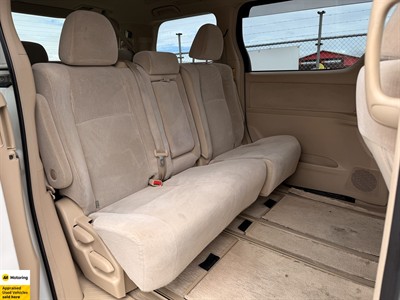 2012 Toyota Alphard - Thumbnail