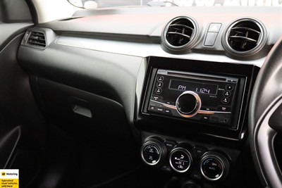 2017 Suzuki Swift - Thumbnail