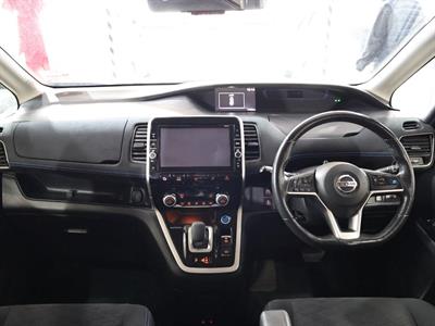 2018 Nissan Serena - Thumbnail