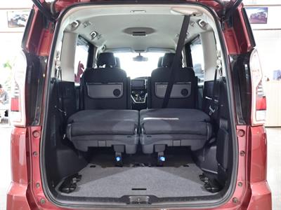 2018 Nissan Serena - Thumbnail