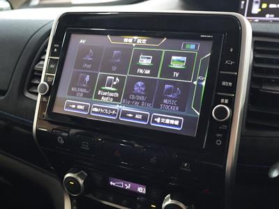 2018 Nissan Serena - Thumbnail