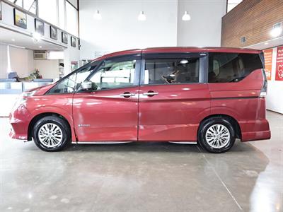 2018 Nissan Serena - Thumbnail