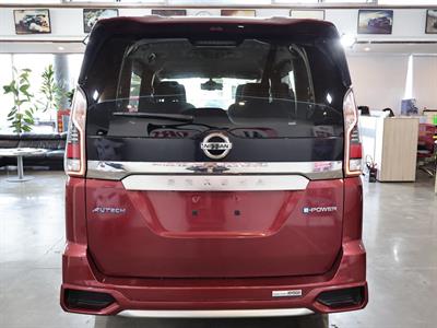 2018 Nissan Serena - Thumbnail