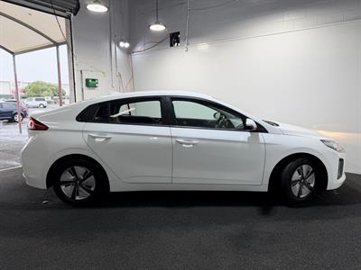 2022 Hyundai IONIQ - Thumbnail