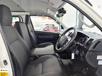 2022 Toyota Hiace - Thumbnail