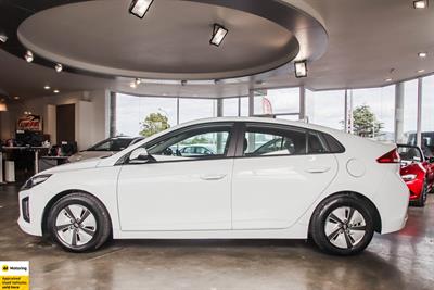 2022 Hyundai IONIQ - Thumbnail