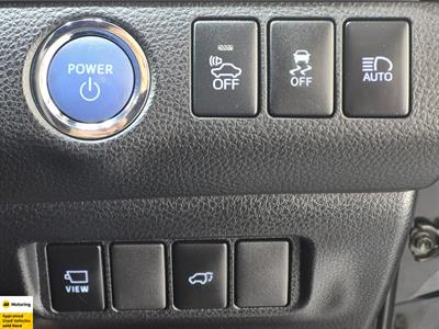2015 Toyota Harrier - Thumbnail