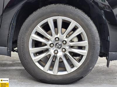 2015 Toyota Harrier - Thumbnail