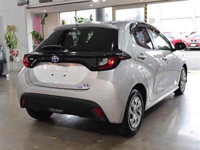 2021 Toyota Yaris - Thumbnail