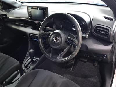 2021 Toyota Yaris - Thumbnail