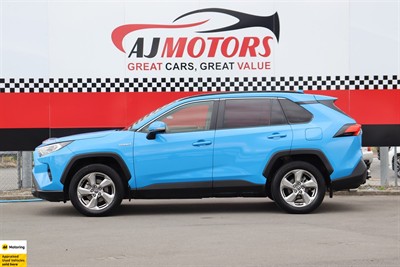 2019 Toyota RAV4 - Thumbnail