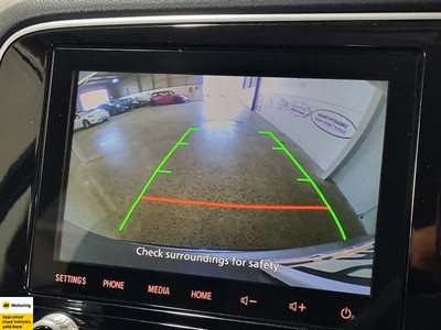 2022 Mitsubishi Outlander - Thumbnail