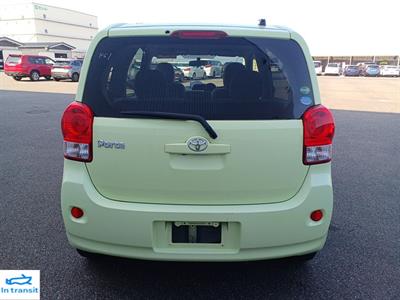2015 Toyota Porte - Thumbnail