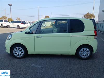 2015 Toyota Porte - Thumbnail