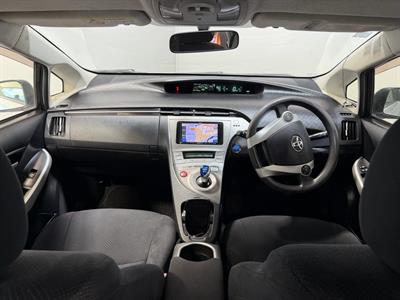 2013 Toyota Prius - Thumbnail