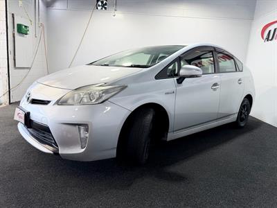 2013 Toyota Prius - Thumbnail