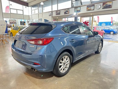 2017 Mazda Axela - Thumbnail