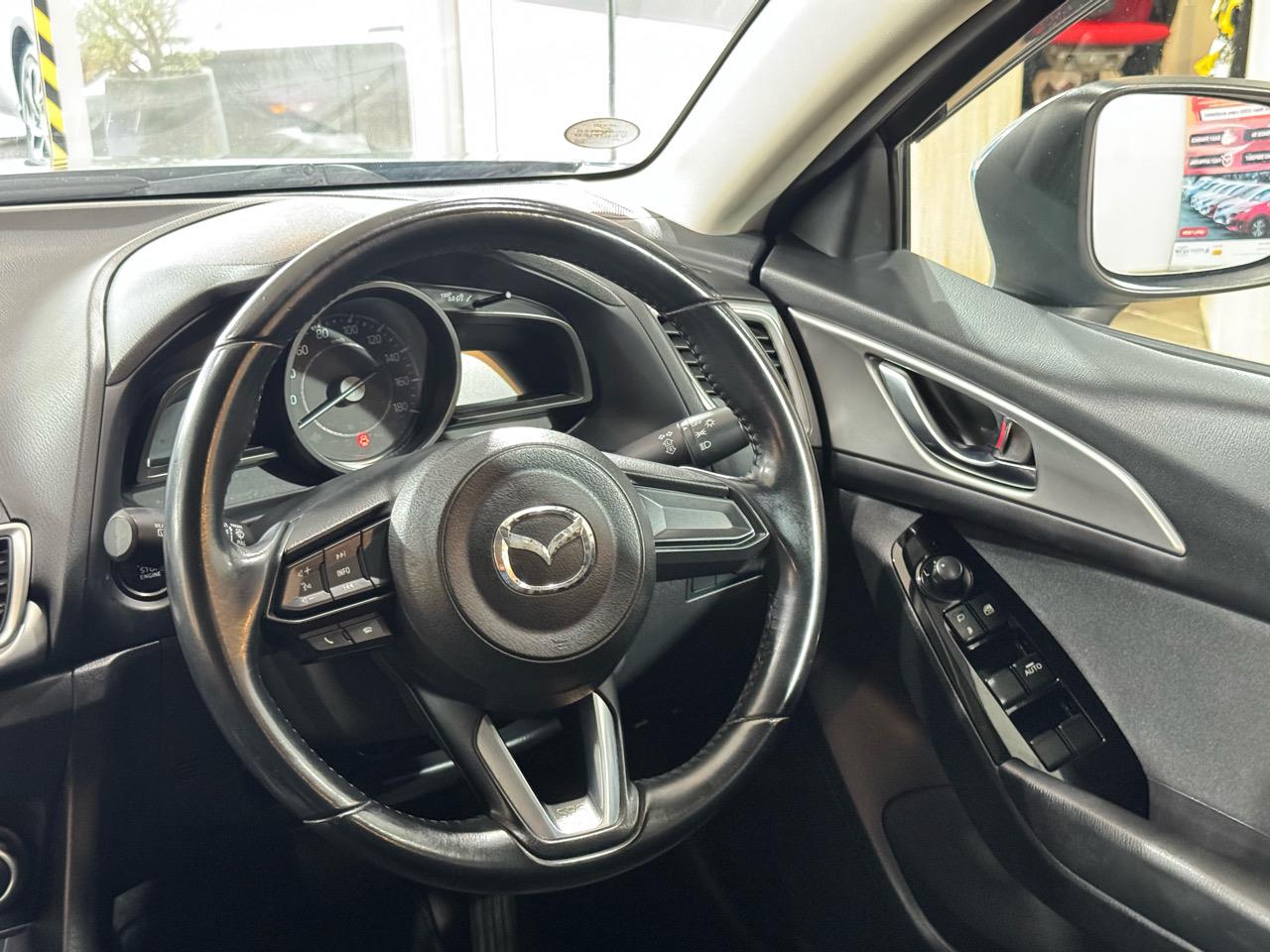 2017 Mazda Axela