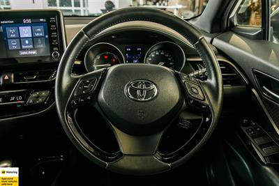 2020 Toyota C-HR - Thumbnail