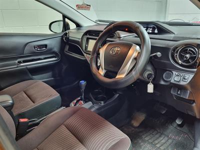 2015 Toyota Aqua - Thumbnail