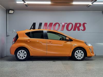 2015 Toyota Aqua - Thumbnail