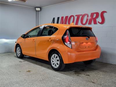 2015 Toyota Aqua - Thumbnail