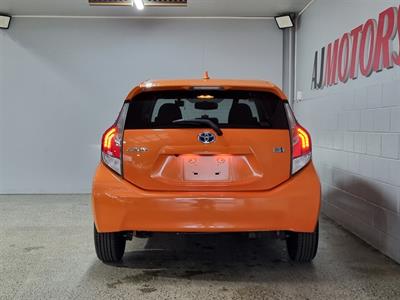 2015 Toyota Aqua - Thumbnail