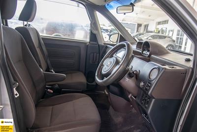 2012 Toyota Spade - Thumbnail