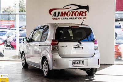 2012 Toyota Spade - Thumbnail