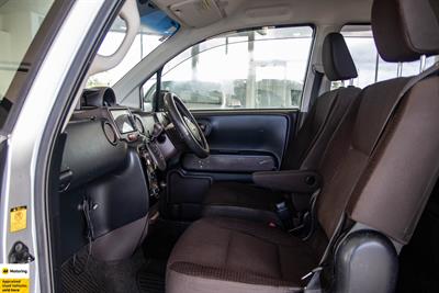 2012 Toyota Spade - Thumbnail