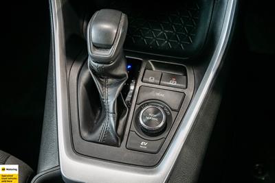 2022 Toyota RAV4 - Thumbnail