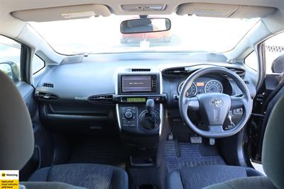 2010 Toyota Wish - Thumbnail