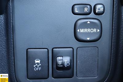 2010 Toyota Wish - Thumbnail