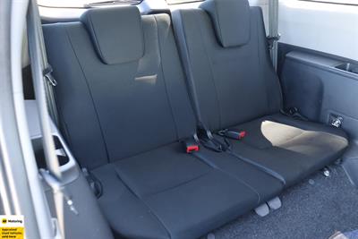 2010 Toyota Wish - Thumbnail