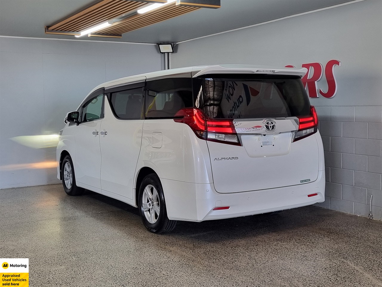 2017 Toyota Alphard