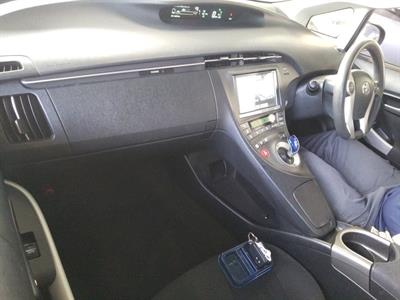 2013 Toyota Prius - Thumbnail