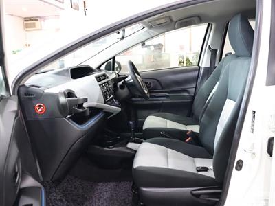 2013 Toyota Aqua - Thumbnail