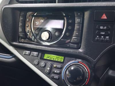 2013 Toyota Aqua - Thumbnail