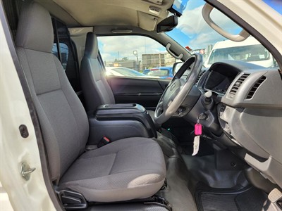 2018 Toyota Hiace - Thumbnail