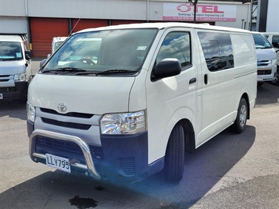 2018 Toyota Hiace - Thumbnail